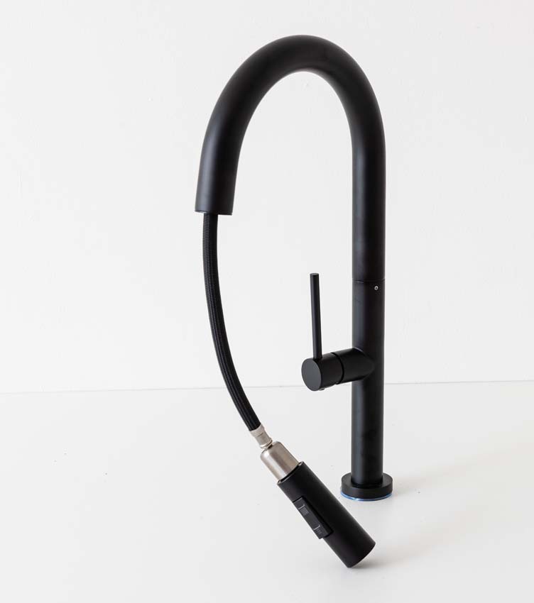 Keukenkraan Maverick mat zwart met uittrekbare uitloop Keukenkraan Maverick mat zwart met uittrekbare uitloop