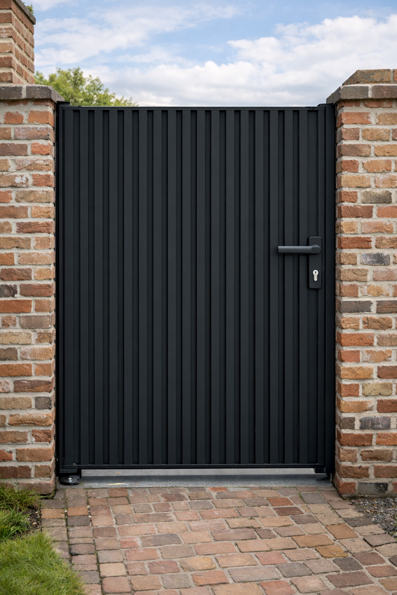 Portillon battant Line Up aluminium noir 100x175cm - fermé avec lames verticales, ouverture à gauche, quincaillerie incluse