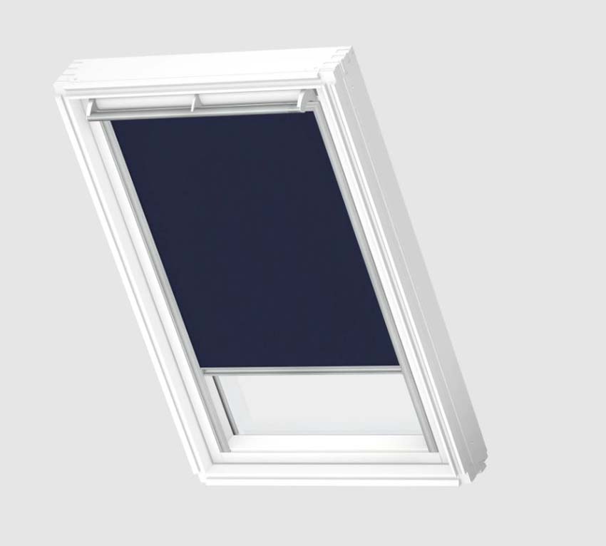 Store enrouleur Velux occultant à commande manuelle bleu foncé UK06 1100S