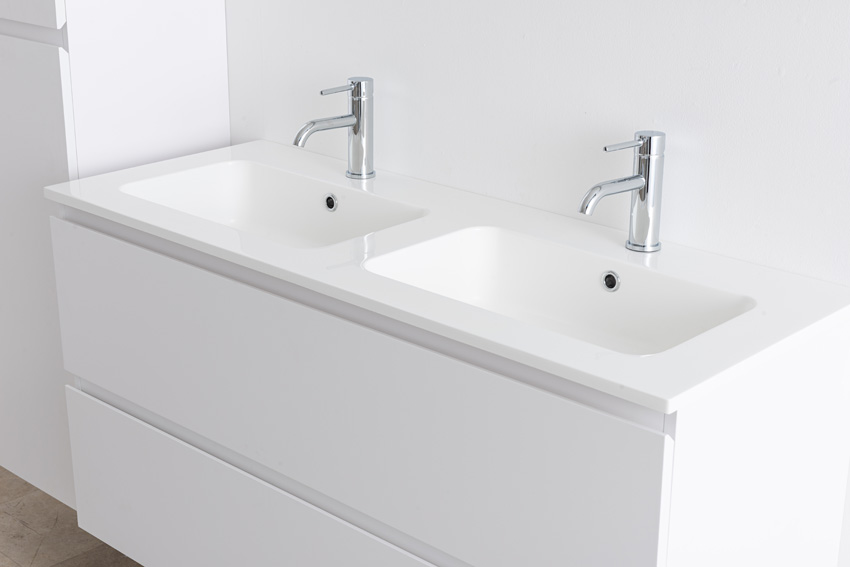 Meuble de salle de bain Bianca blanc mat suspendu avec double lavabo blanc brillant 120,5cm