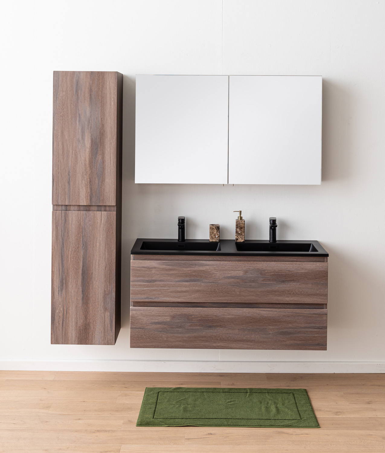 Badkamermeubel Tarik amber eik hangend met dubbele wastafel mat zwart 120cm