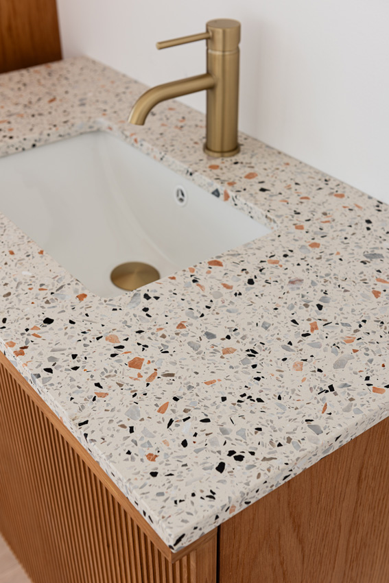 Badkamermeubel Fae eik hangend met enkele wastafel terrazzo 90cm