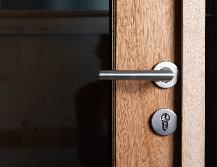 Porte extérieure bois meranti naturel verre clair 940x2145mm poussant à gauche