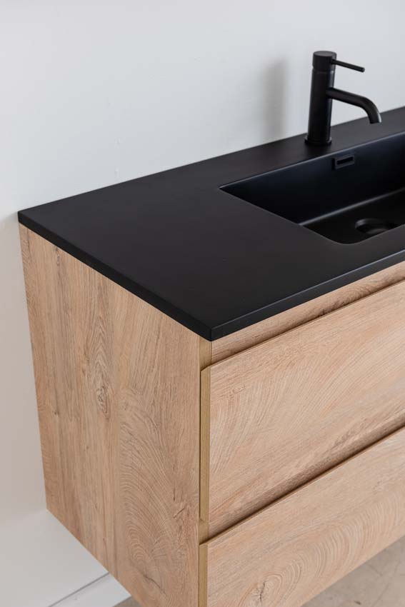 Meuble de salle de bain Tibo en chêne méditerranéen avec lavabo simple noir mat 120cm