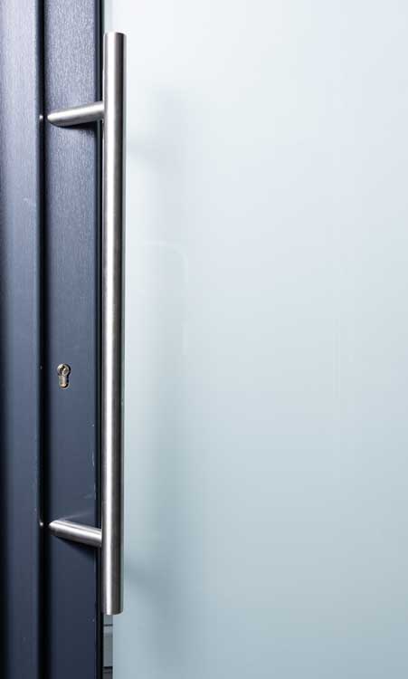 Porte extérieure pvc anthra/blanche mat 3 lignes claires D SUR MESURE Porte extérieure pvc anthra/blanche mat 3 lignes claires D SUR MESURE