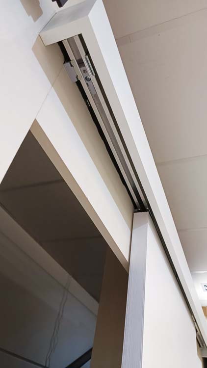 Complete enkele schilder schuifdeur Albero 93x211,5cm + rail + afdekplaat wit