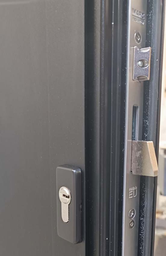 Buitendeur Tavira aluminium vlak paneel zwart 960x2180mm rechts duwend