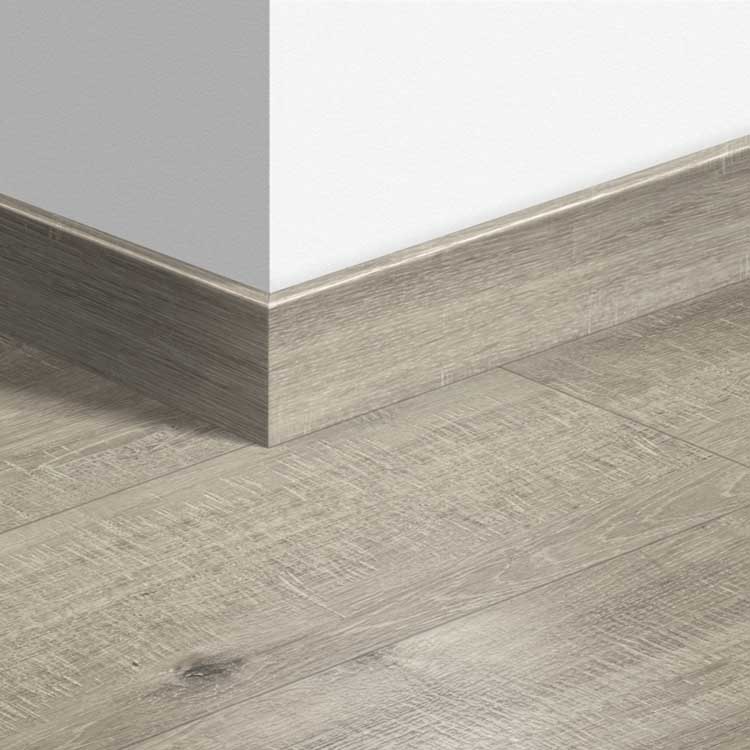 Parketplint Quick-Step 14 x 77 x 2400 mm Eik grijs met zaagsneden