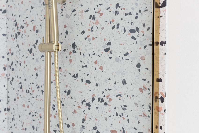 Panneau de douche Milo Slate SMC terrazzo 91,4x243,8cm