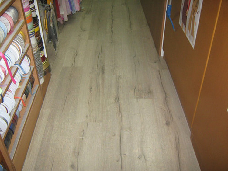 Stratifié 7mm chêne vieux gris 120x19cm