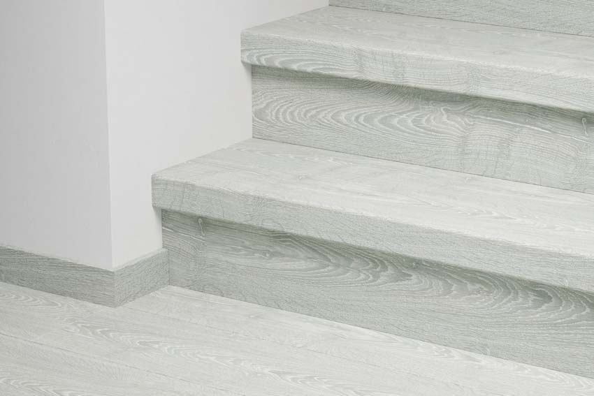 Couvre-marche Quick-Step chêne gris patiné classique 134,1x12x5,9cm