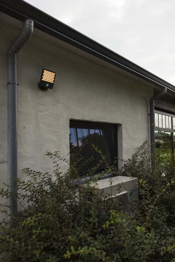 LED straler buiten Nia - grijs - 24W - 4000K - IP54 - met bewegingssensor
