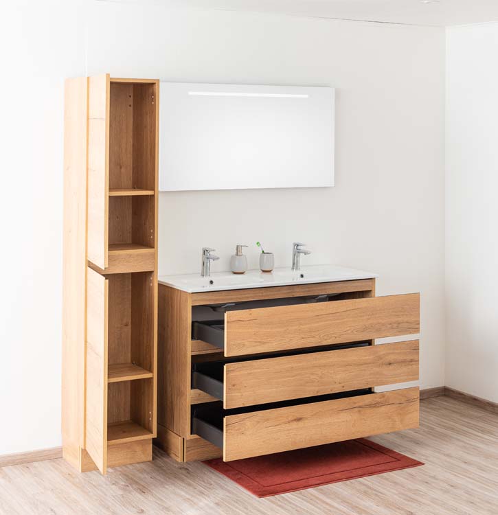Badkamermeubel Daria eik goudbruin staand met dubbele porseleinen wastafel glanzend wit 120cm