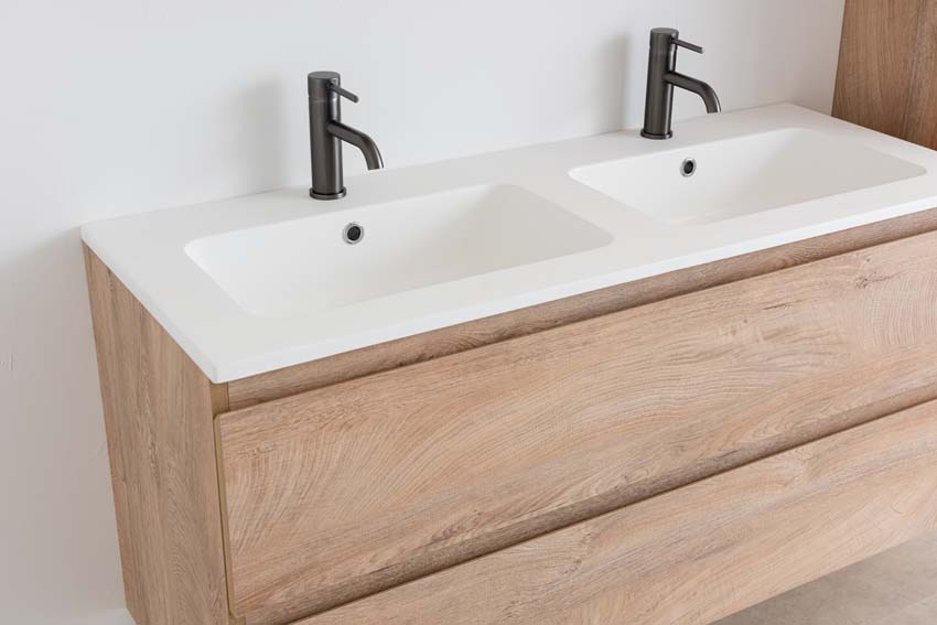 Meuble de salle de bain Tibo en chêne méditerranéen avec double lavabo blanc mat 120cm