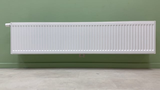 Radiator type 33 8-aansluiting 40 x 180 cm 3094 watt Radiator type 33 8-aansluiting 40 x 180 cm 3094 watt