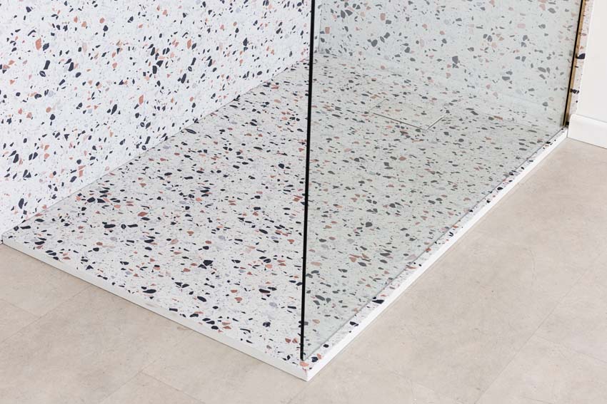 Panneau de douche Milo Slate SMC terrazzo 91,4x243,8cm