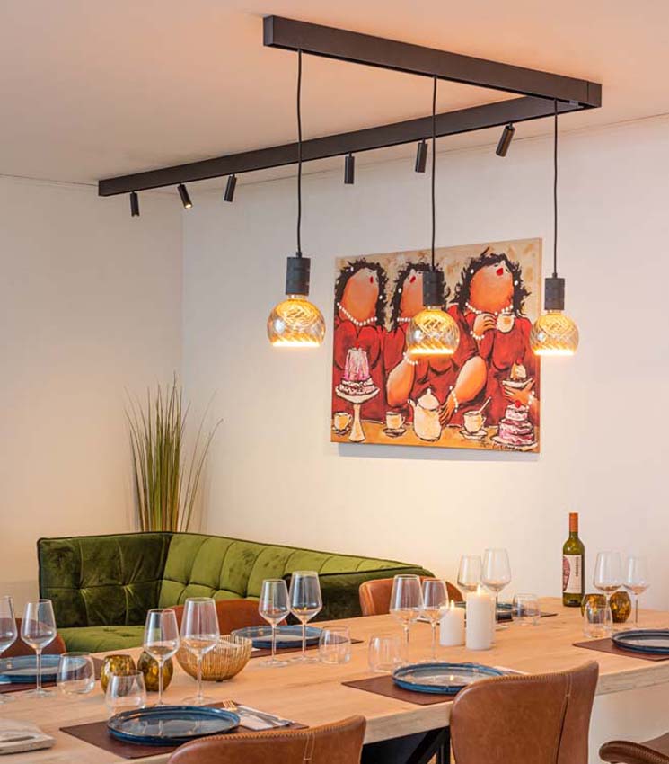 Table métal/bois rectangulaire chêne bord naturel 260x100cm + piètement X noir