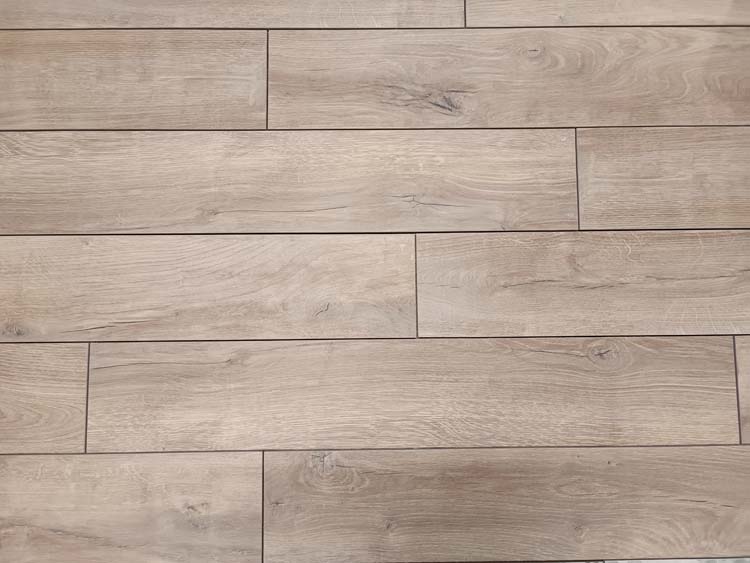 Carrelage imitation parquet Foresta aspect chêne 20x120cm