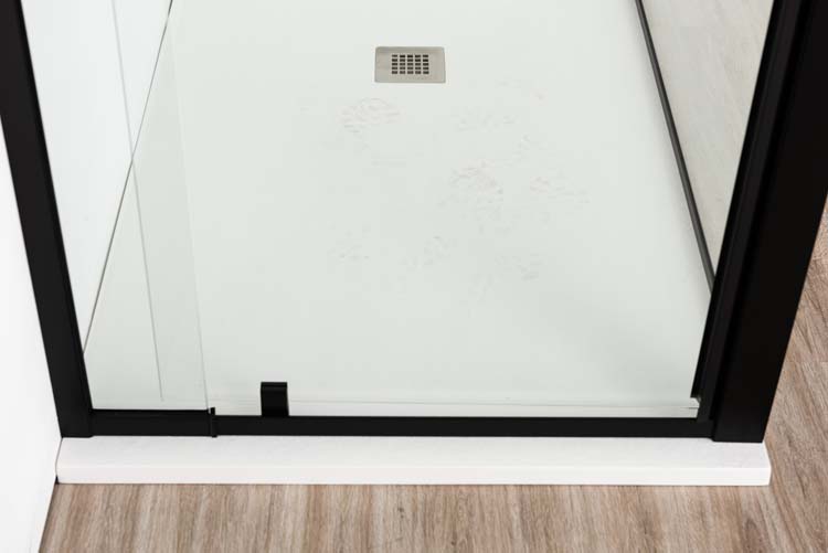 Vaste douchewand Urian 137-139 x 200 cm incl handdoekhouder mat zwart Vaste douchewand Urian 137-139 x 200 cm incl handdoekhouder mat zwart