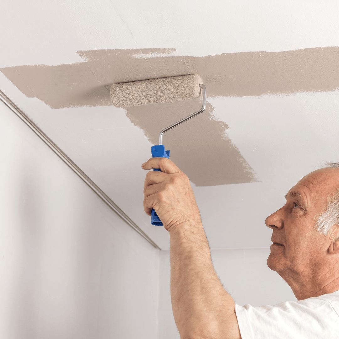 Peindre les panneaux de plafond