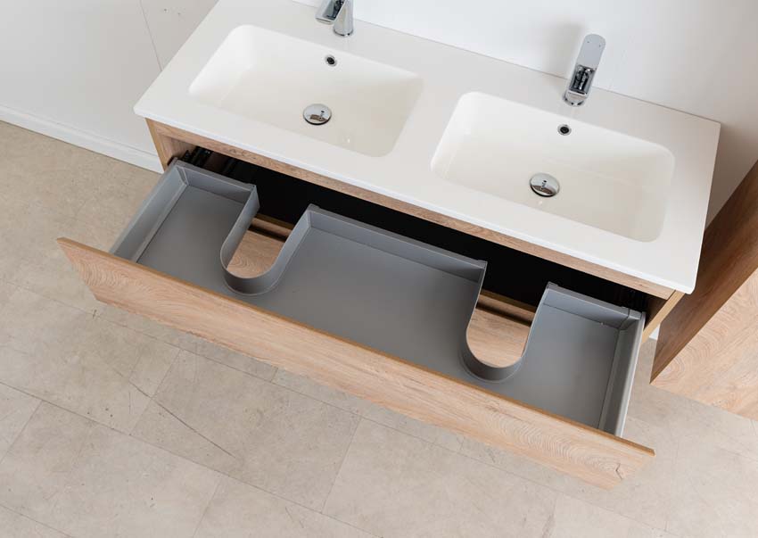 Meuble de salle de bain Tibo en chêne méditerranéen avec double lavabo blanc brillant 120cm