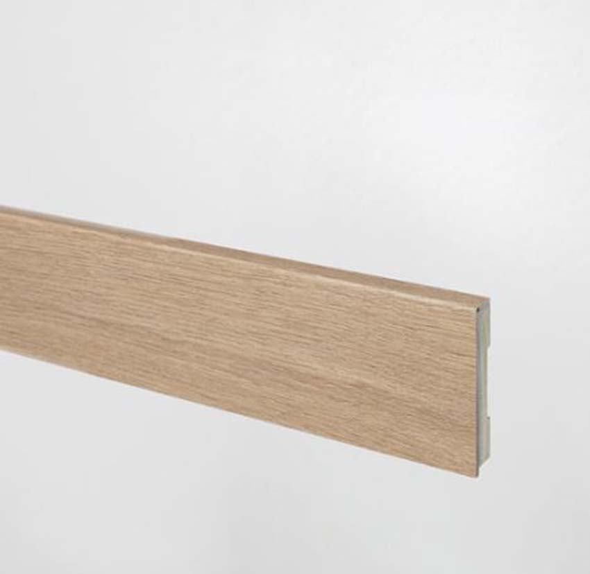 Plint Floorify waterbestendig eik bruin 200x6,1x1cm