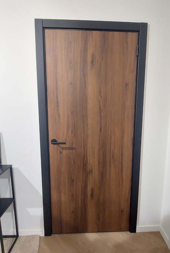 Porte intérieure complète Pure noyer 201,5x73cm aggloméré tubulaire réversible + châssis noir 16,5cm