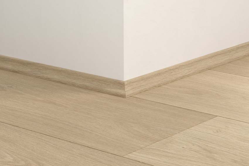 Moulure Quick-Step résistant à leau velours 240x1,7x1,7cm