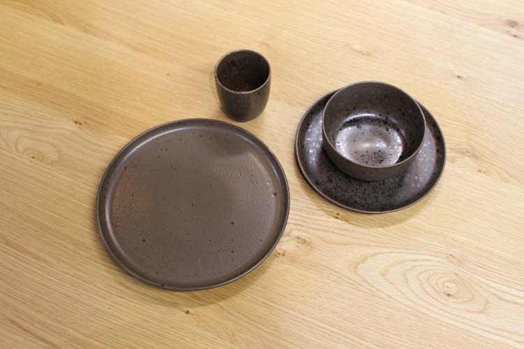 Bord Forma bruin 22 cm