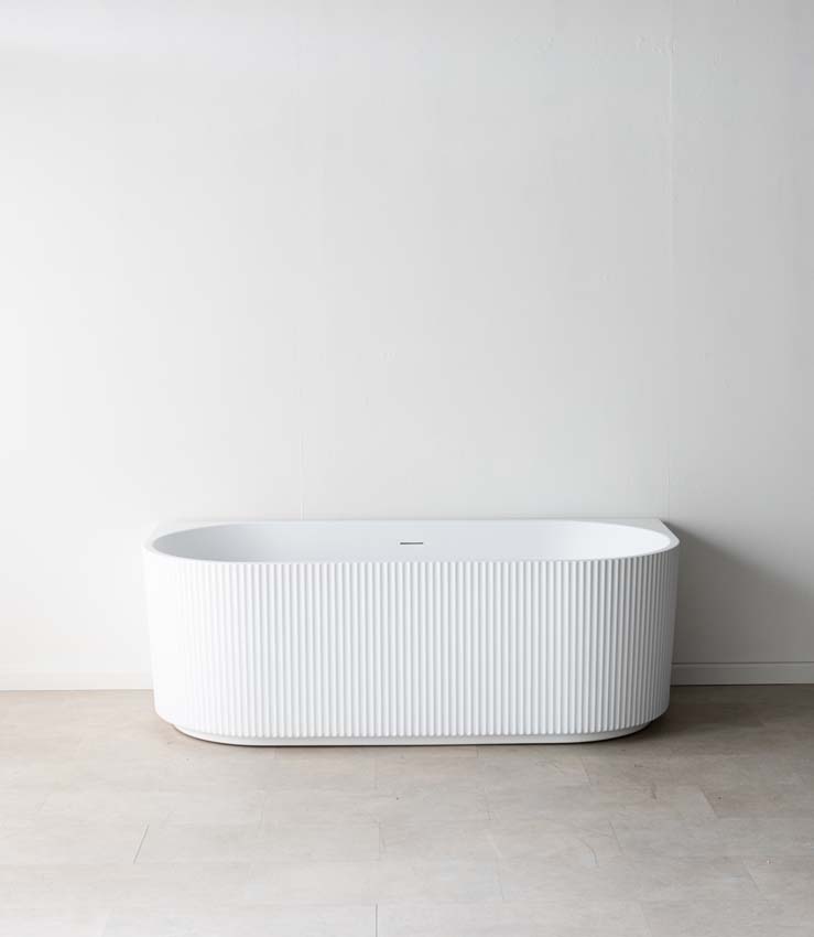 Baignoire semi-îlot Chase blanc mat nervuré 170x80cm