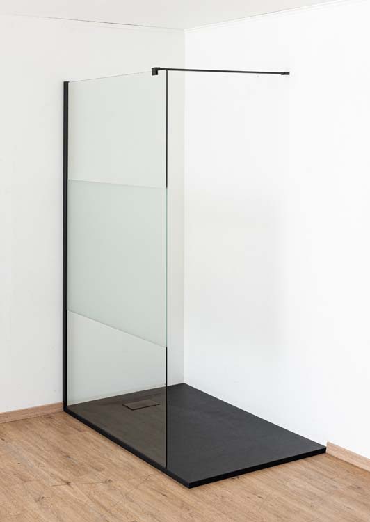 Inloopdouche Anais verzuurd glas met zwarte profielset 137x200cm