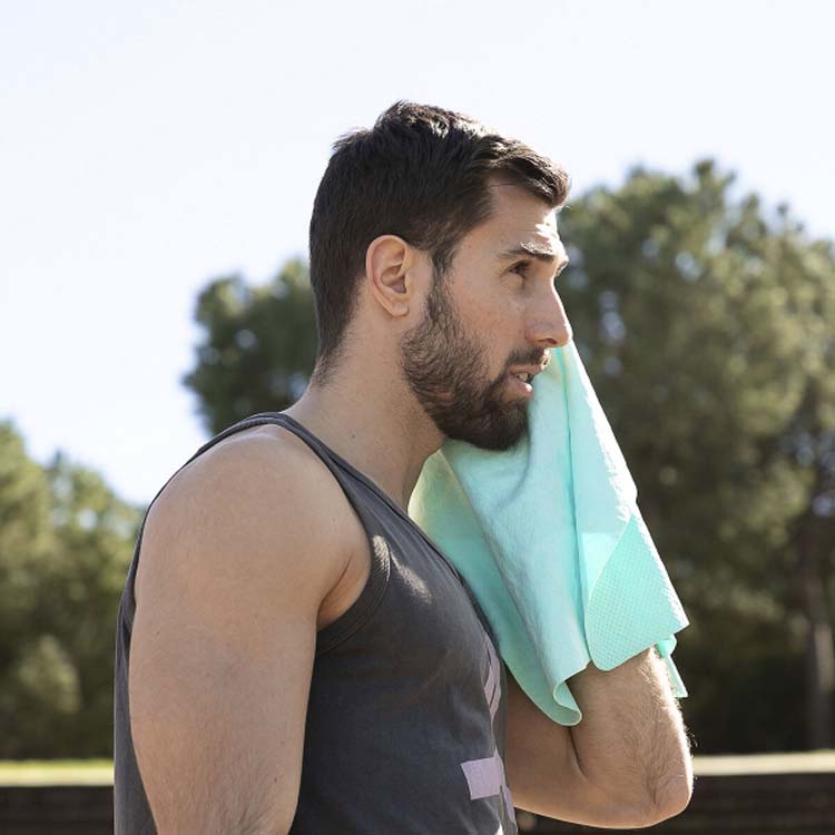 Sporthanddoek ijs effect instant verkoeling Sporthanddoek ijs effect instant verkoeling