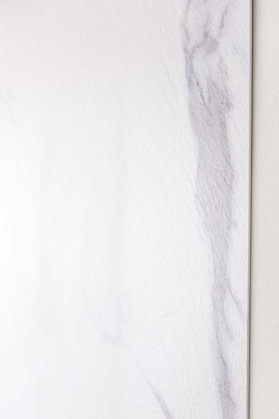 Panneau de douche Milo Slate blanc aspect marbre 152,4x243,8cm Panneau de douche Milo Slate blanc aspect marbre 152,4x243,8cm