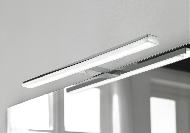 Éclairage de salle de bains  chrome  60,8cm  12W  5700K  IP44