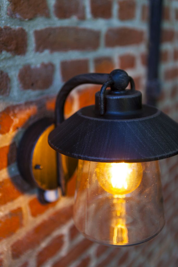 Wandlamp buiten - zwart roest - 22x17,6x22,4cm - dimbaar - E27 - 1x40W - IP44 - bewegingssensor