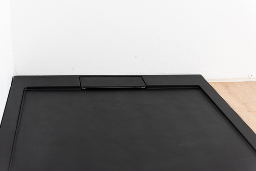Receveur de douche Akon polybeton noir mat 160x90cm