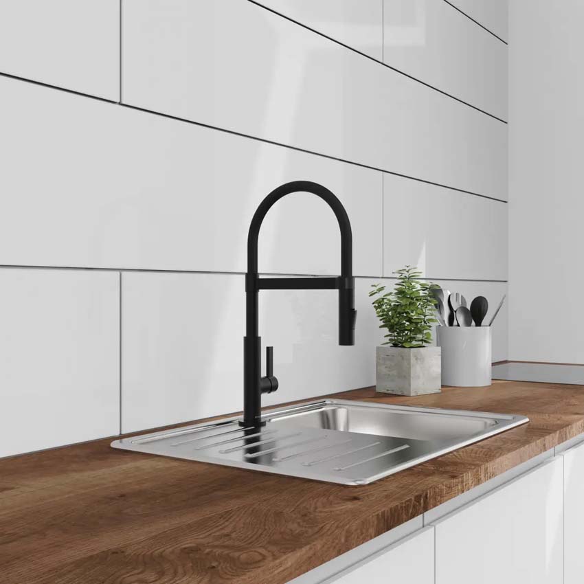 Keukenkraan Fien mat zwart met uittrekbare uitloop