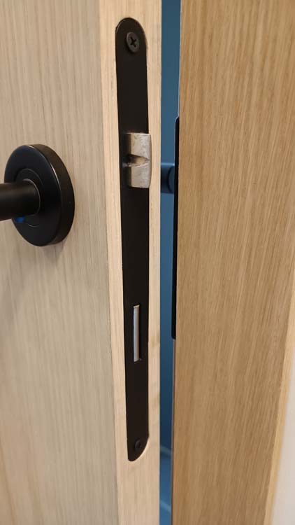 Porte intérieure complète Belves chêne plaqué 201,5x93cm alvéolaire réversible + châssis 40cm