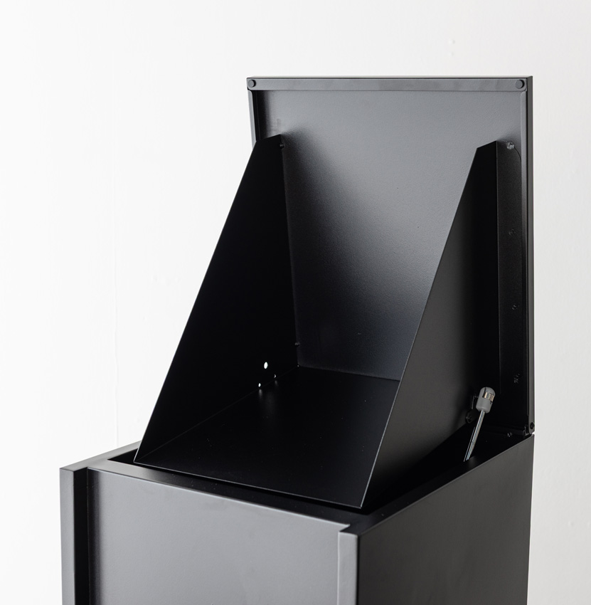 Boîte à colis Wisdom noire avec serrure à combinaison