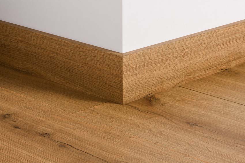 Plinthe de parquet Quick-Step chêne truffe 240x1,4x7,7cm