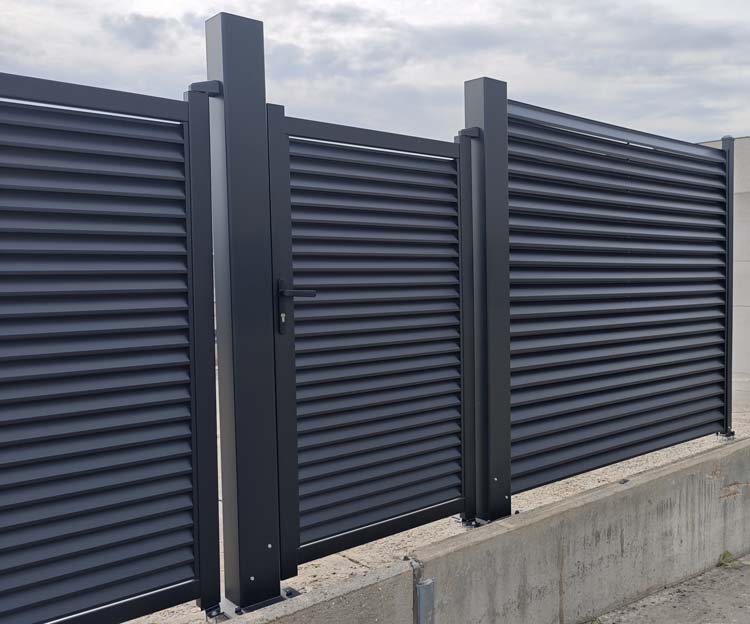 Afsluiting Oakley aluminium zwart 2 schermen 495x200cm