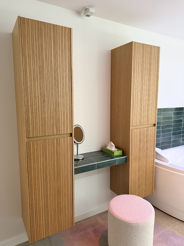 Kolomkast Warren afrormosia hangend 170x40x35cm