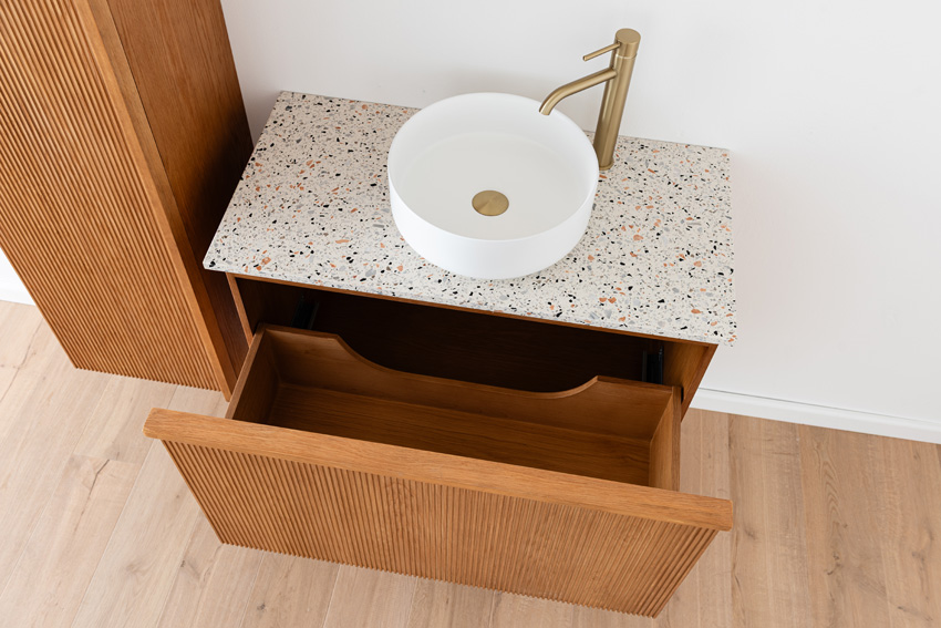 Badkamermeubel Fae eik hangend met enkel topblad terrazzo 90cm