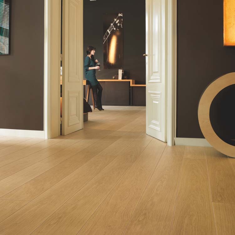 Sol stratifié Quick-step Largo 9,5mm - Chêne verni naturel