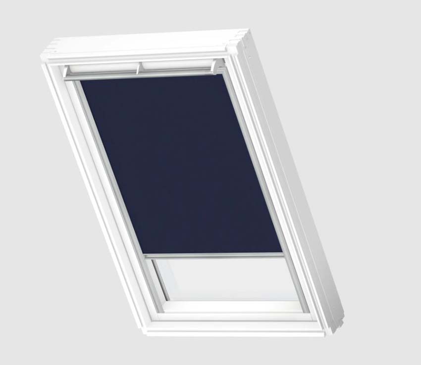 Store enrouleur Velux occultant à commande manuelle bleu foncé CK02 1100S