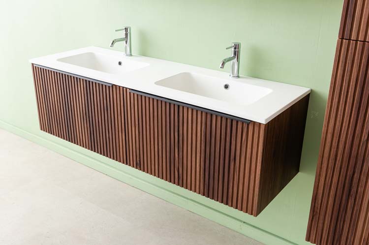 Meuble de salle de bains Soetkin noyer suspendu avec lavabo double blanc mat 140cm