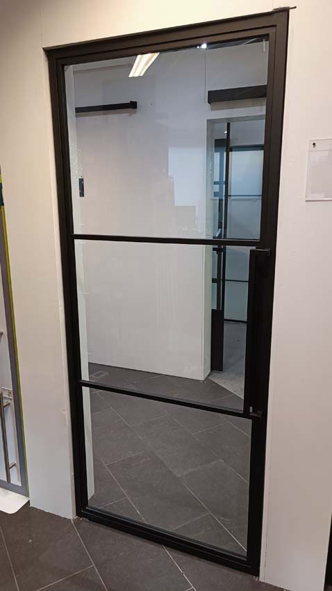 Porte intérieure simple en acier Tirza noir 3R pivotante sur mesure