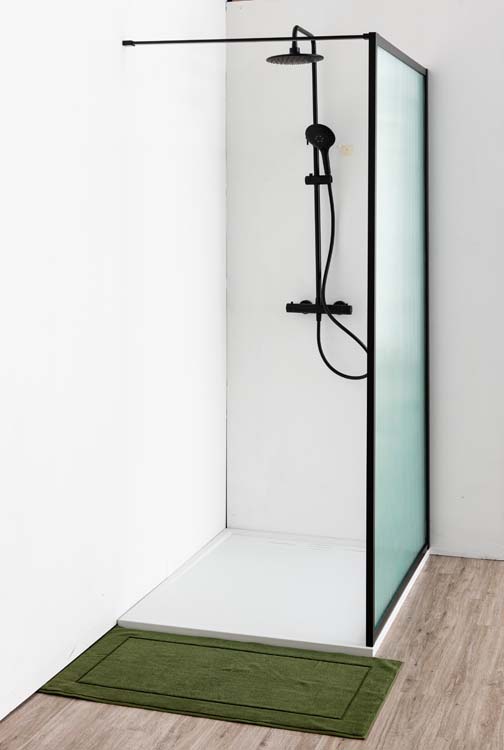 Paroi de douche Umi 2 nervurée profile noire 120x200cm avec barre