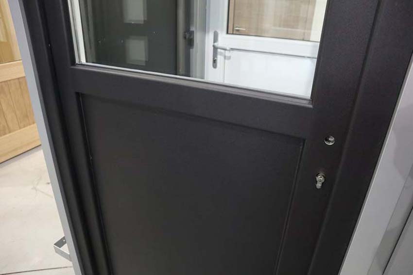 Porte extérieure semi-vitrée PVC verre clair noir/blanc ouvrant à droite sur mesure