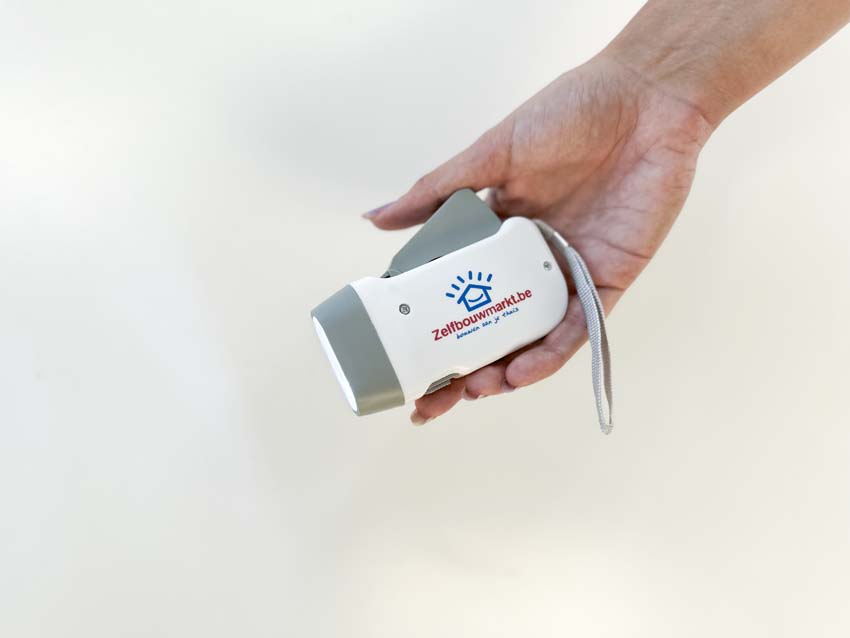Lampe de poche rechargeable à dynamo LED blanche